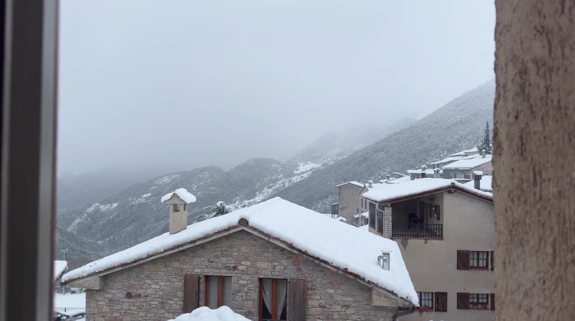 Castellar de n’Hug, time lapse #cinematiclife #cartravel