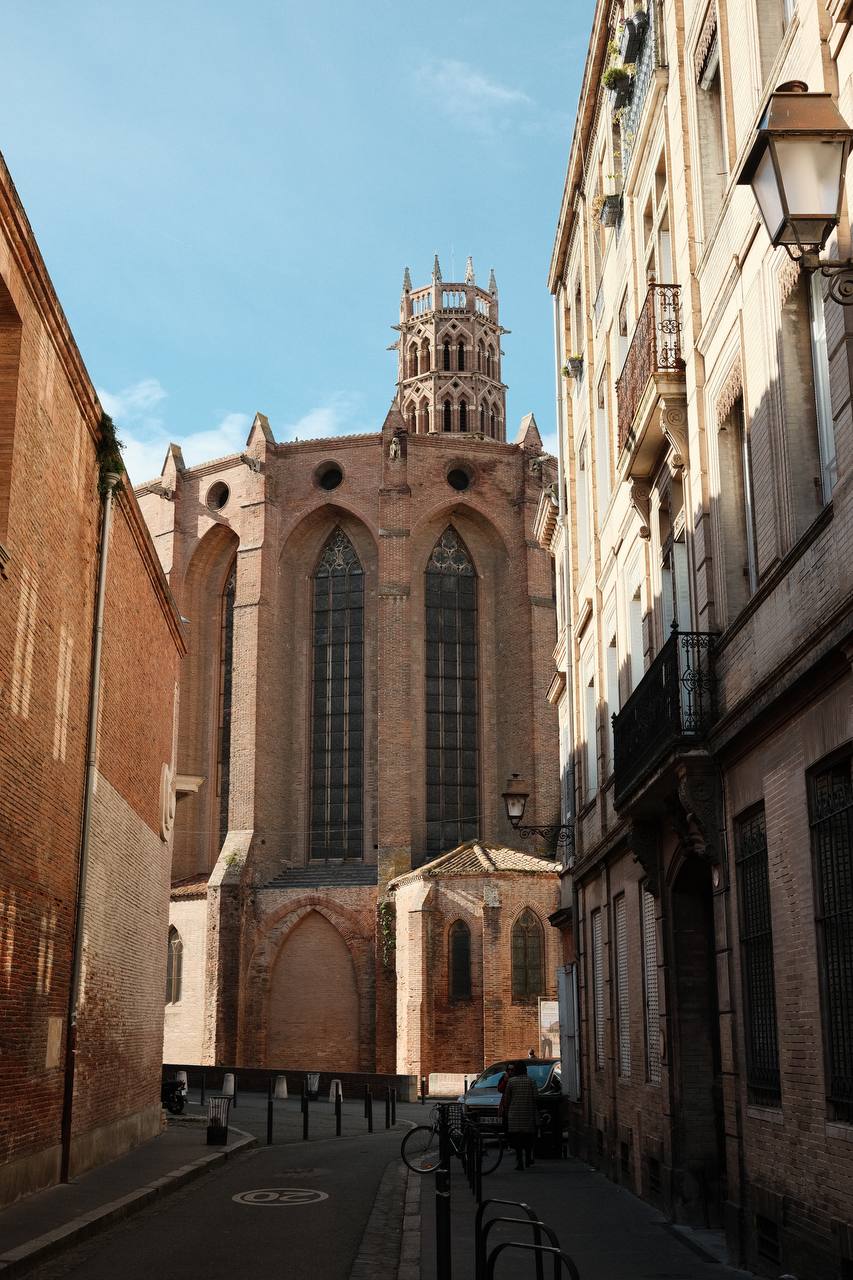 Toulouse, France #cinematiclife #cartravel