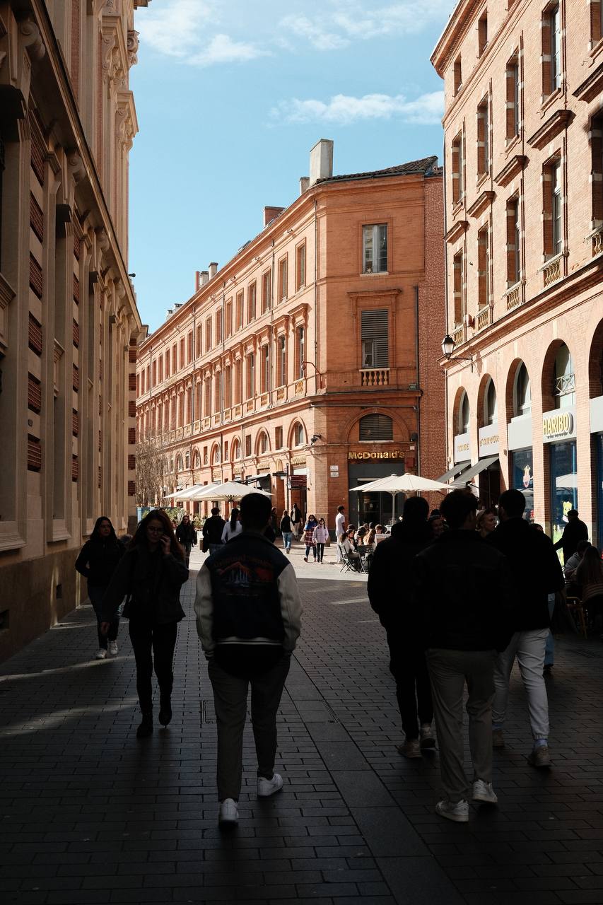 Toulouse, France #cinematiclife #cartravel