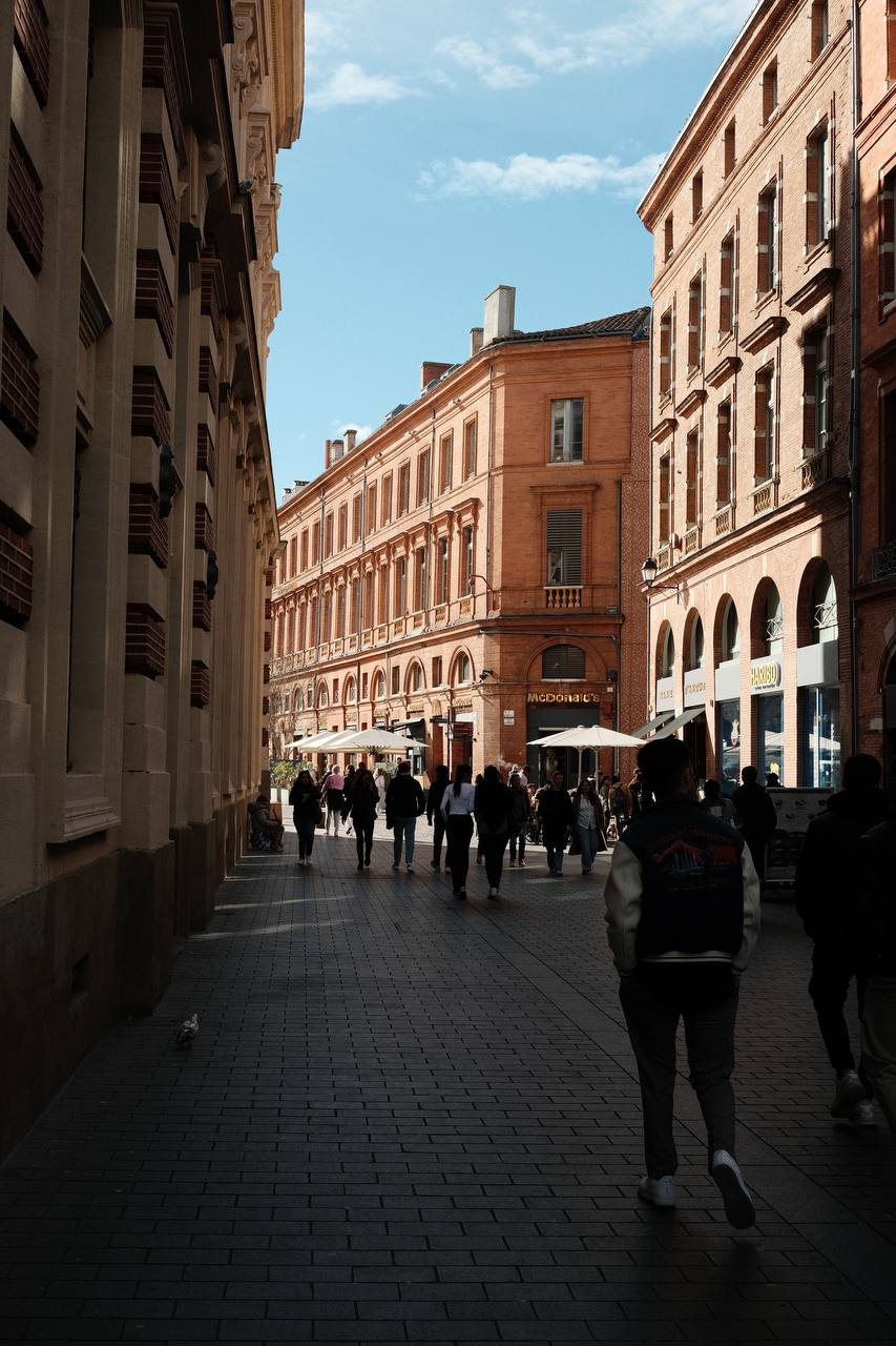 Toulouse, France #cinematiclife #cartravel