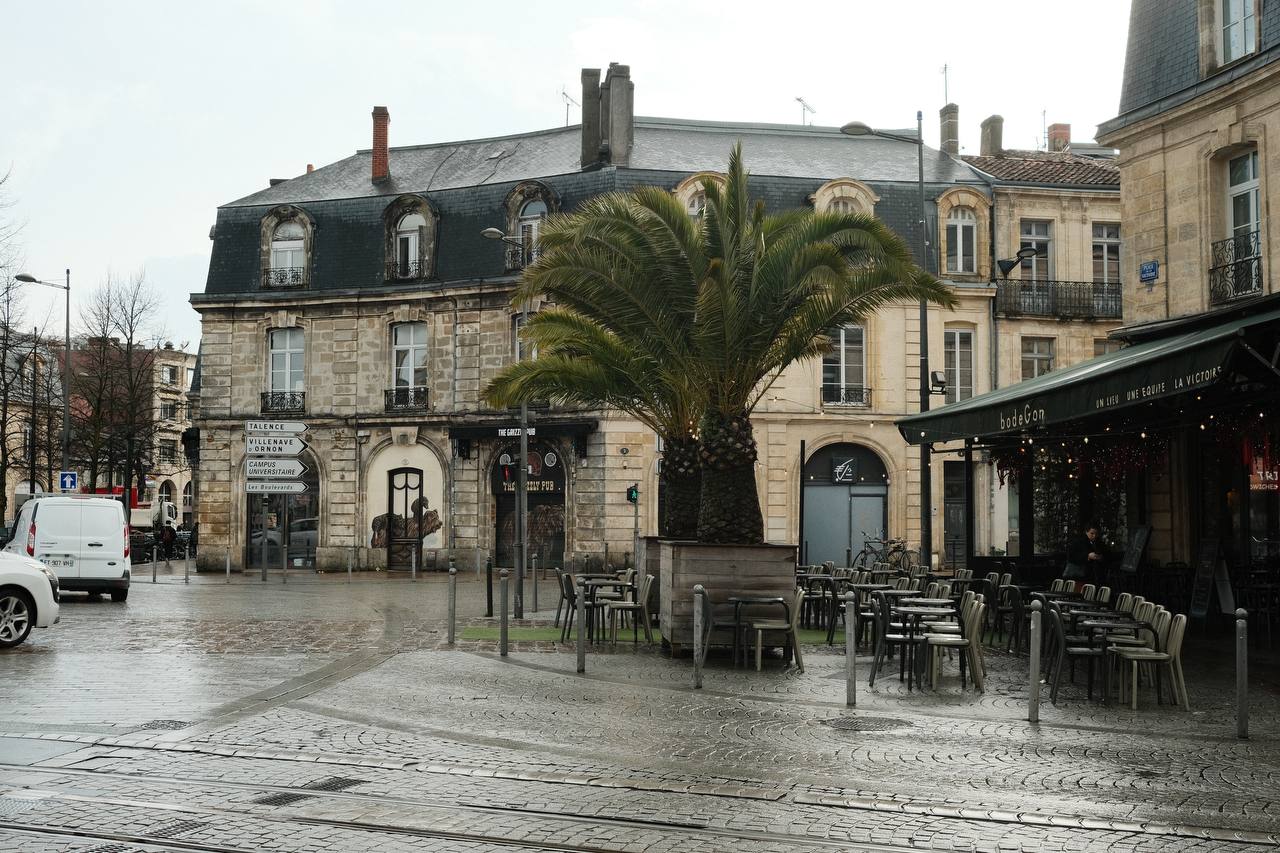 Bordeaux, France #cinematiclife #cartravel