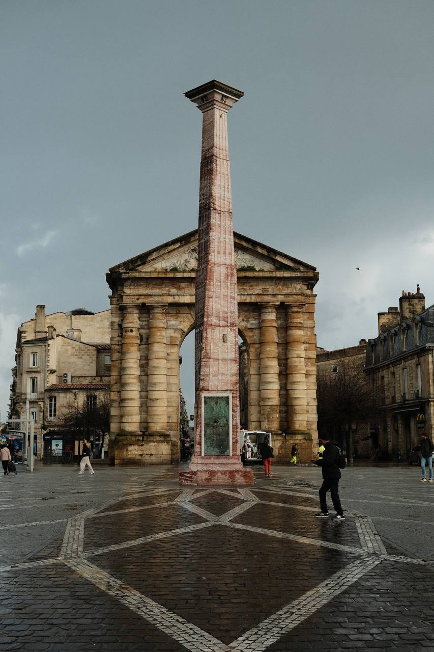 Bordeaux, France #cinematiclife #cartravel