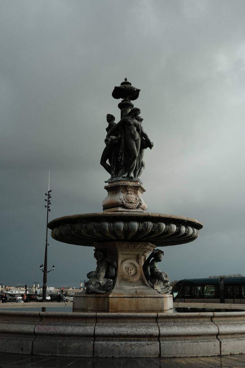 Bordeaux, France #cinematiclife #cartravel