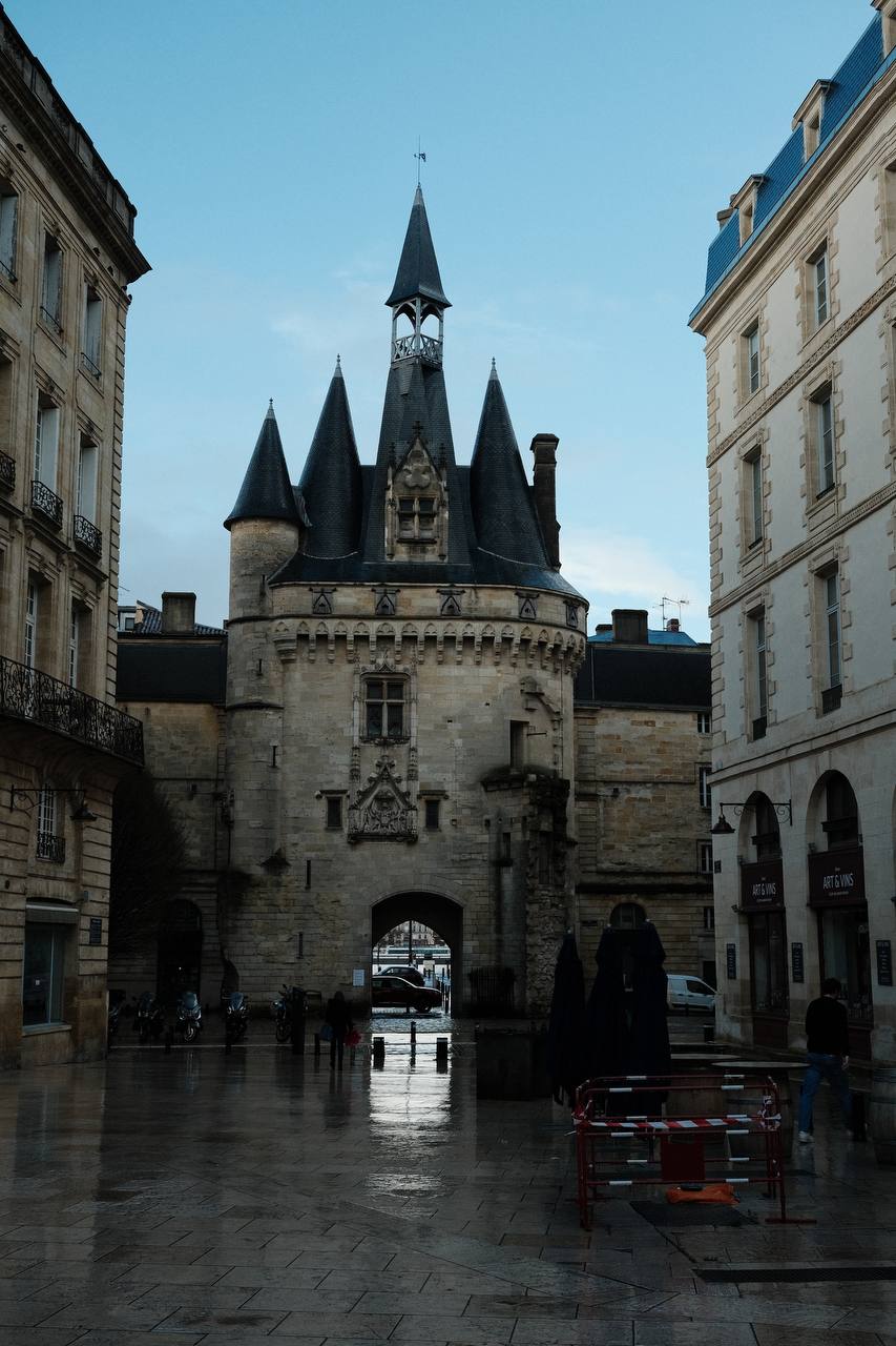 Bordeaux, France #cinematiclife #cartravel