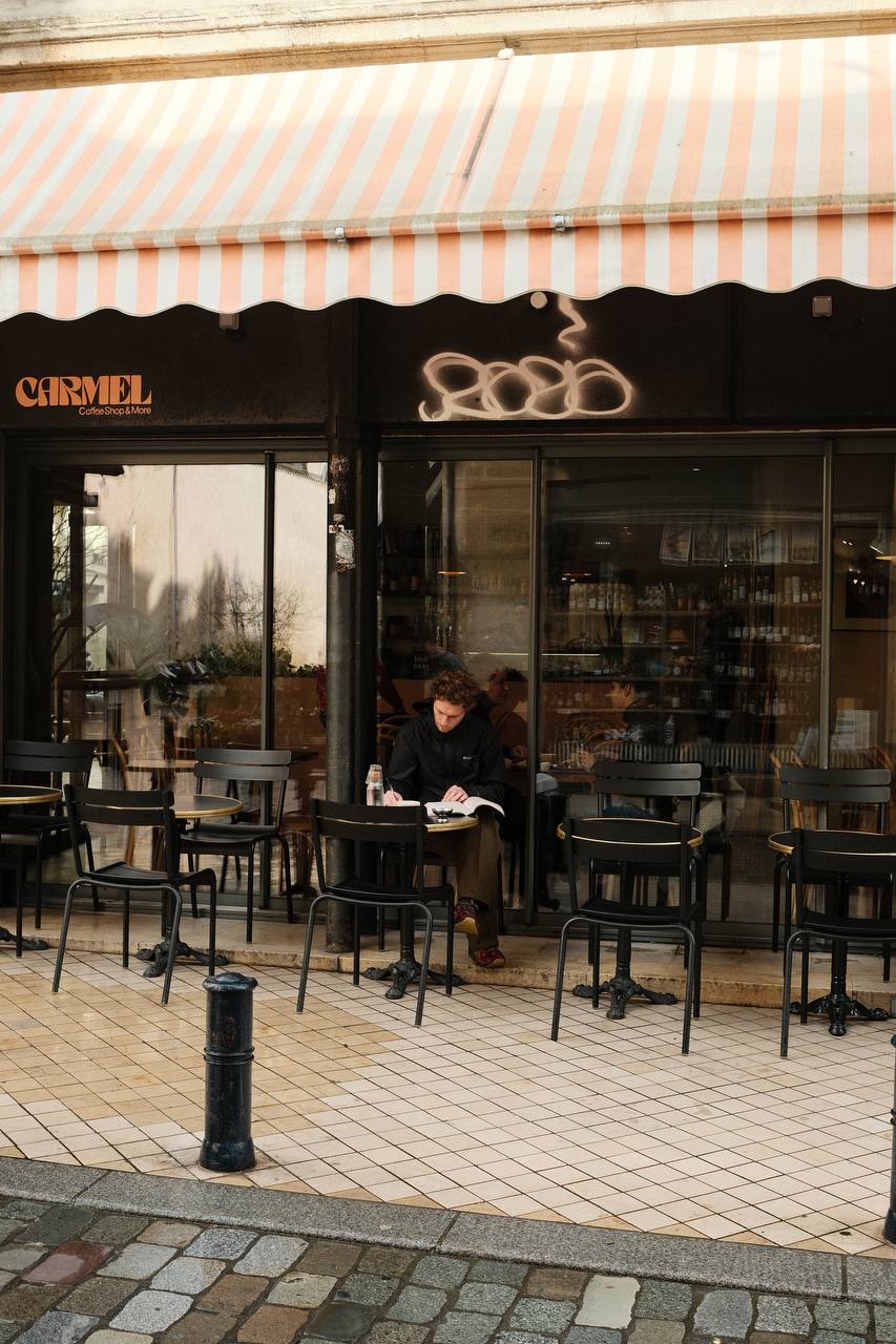 Bordeaux, France #cinematiclife #cartravel