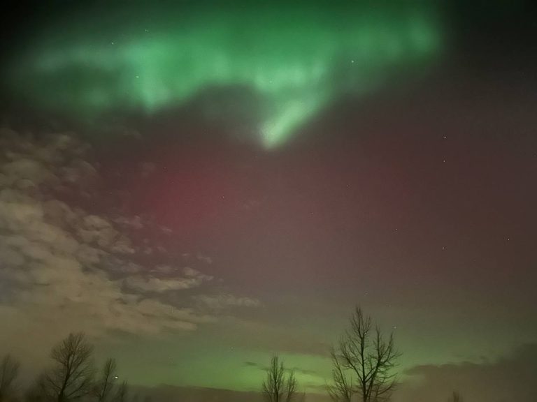 Северное сияние в Алмере