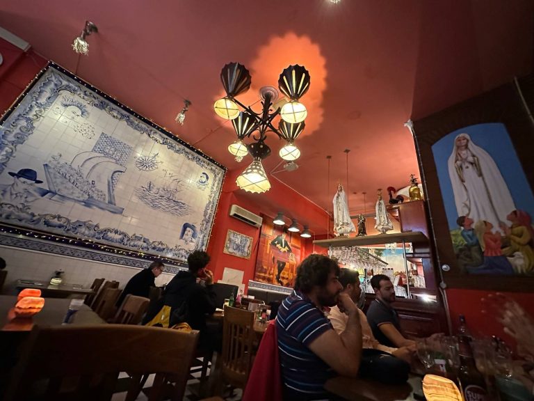 Restaurant De Portugees 020 427 2005 https://maps.app.goo.gl/UncJuDgjb…
