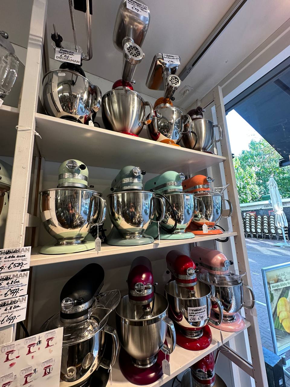 I love Dutch kitchen stores.
