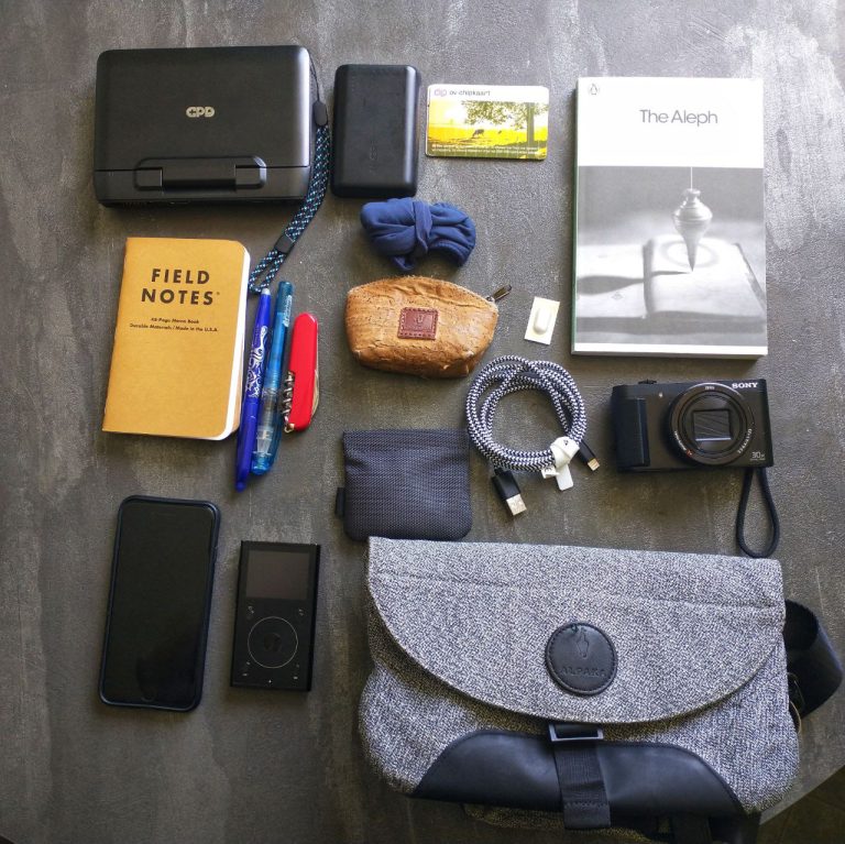 #EDC